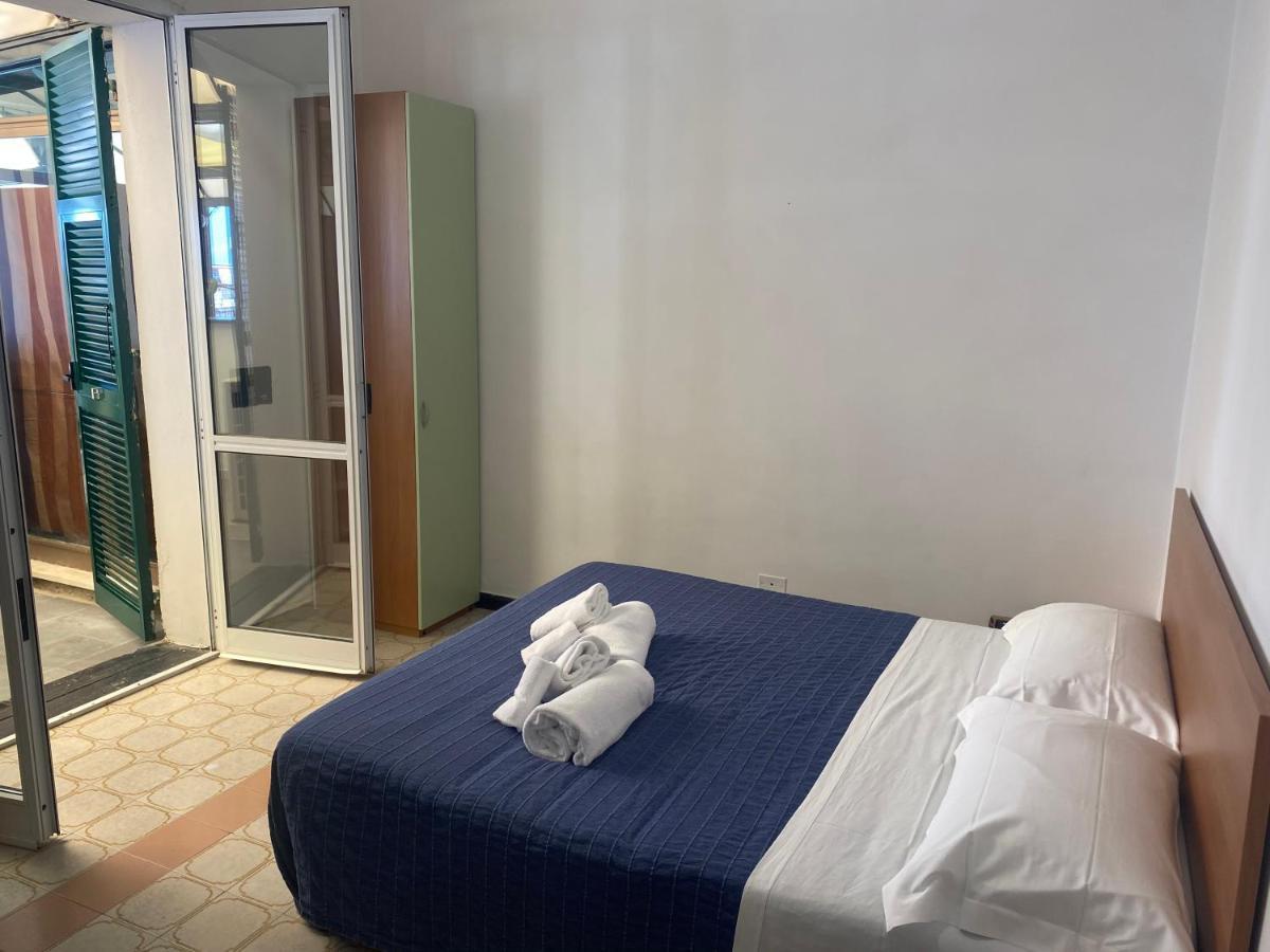 Caravella Hotel Deiva Marina Bagian luar foto